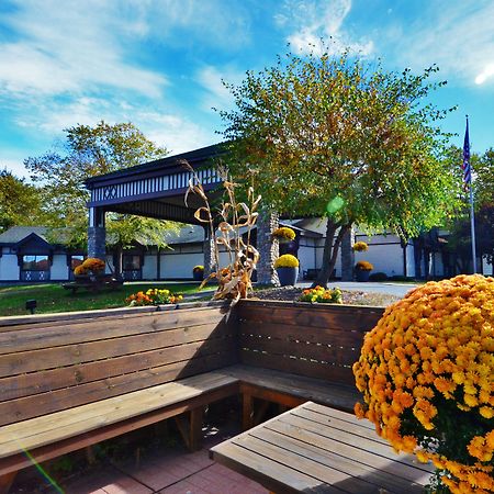 Best Western Saranac Lake Hotel Exterior foto